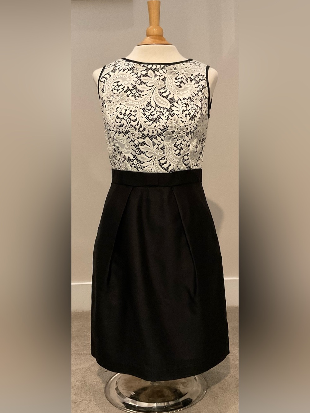 Shoshanna Black Silk Dress with Ivory Lace Bodice, Size 2